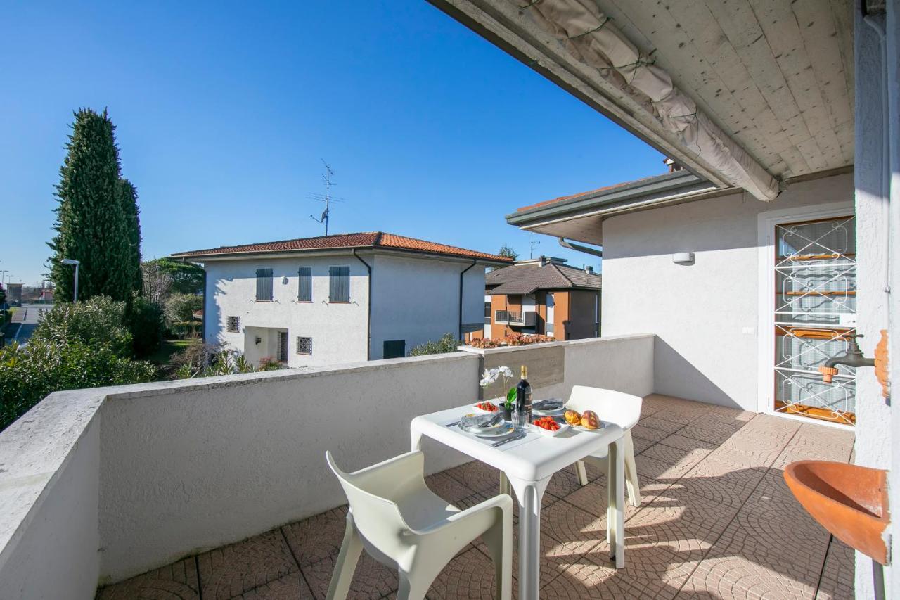 Villa Fiorita Apartments - Happy Rentals Sirmione Exterior photo
