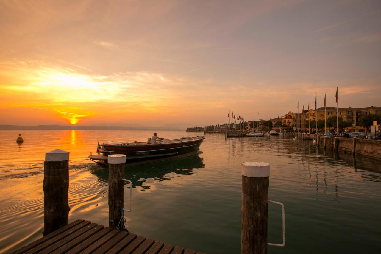 Villa Fiorita Apartments - Happy Rentals Sirmione Exterior photo